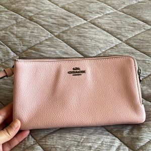 Coach Wristlet. Double zipper pockets.